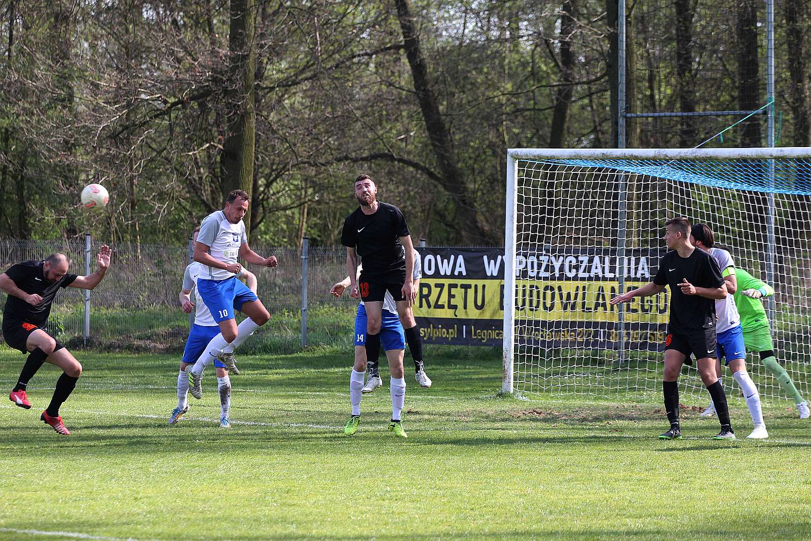 Klasa A: Mewa Kunice - Czarni Dziewień 1:0 (1:0).