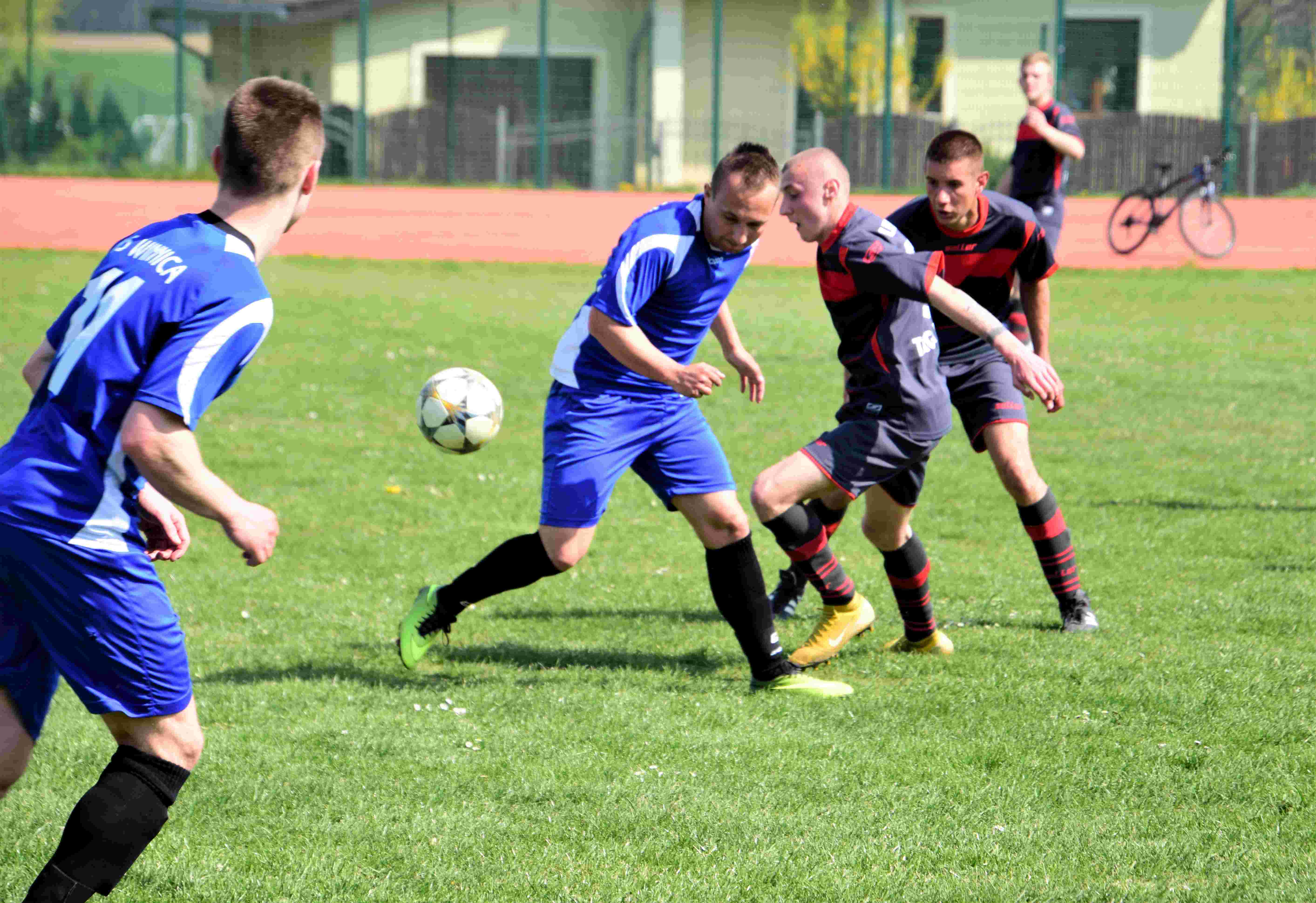 Klasa A: KS Winnica - Park Targoszyn 2:2