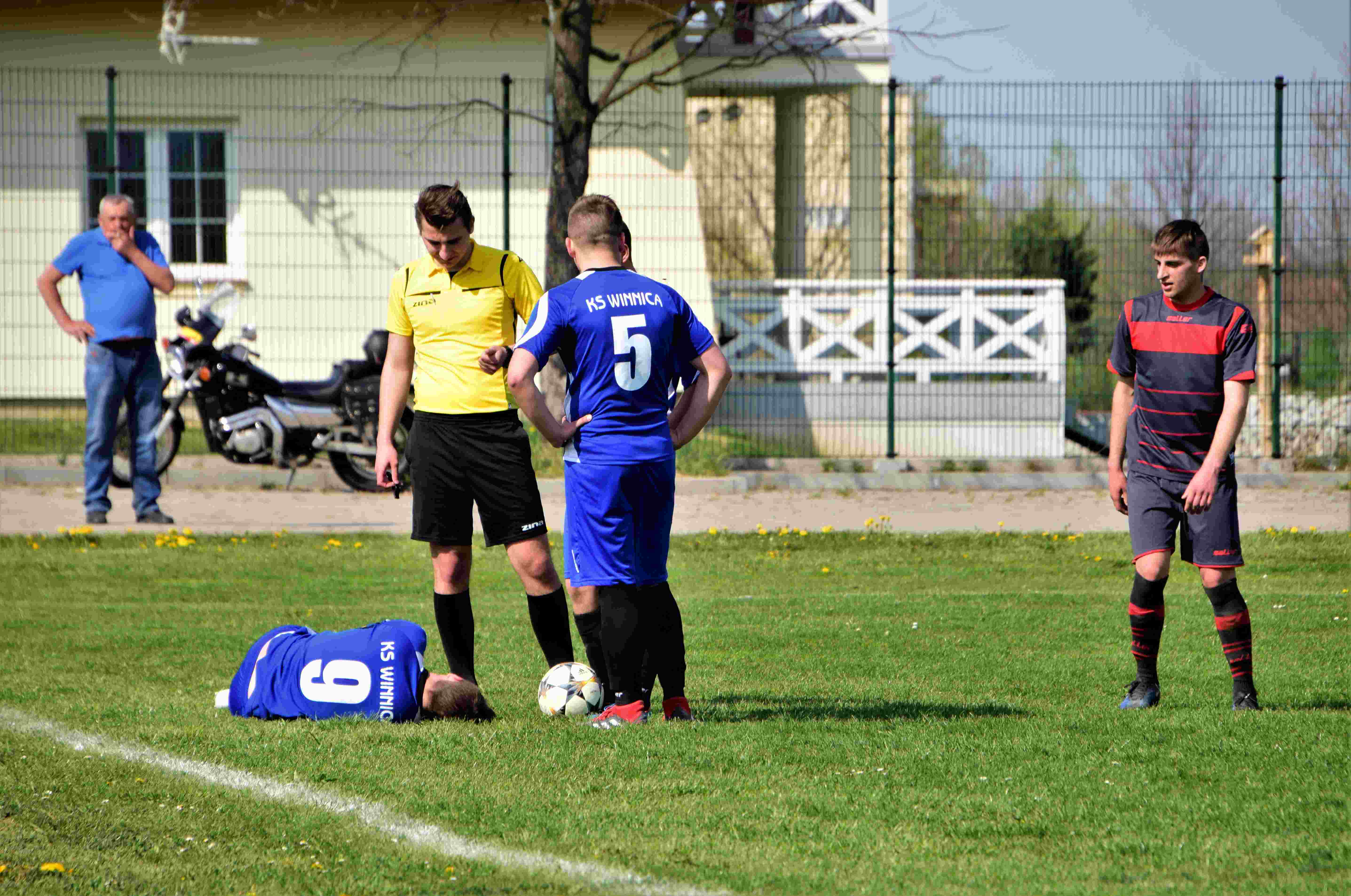 Klasa A: KS Winnica - Park Targoszyn 2:2