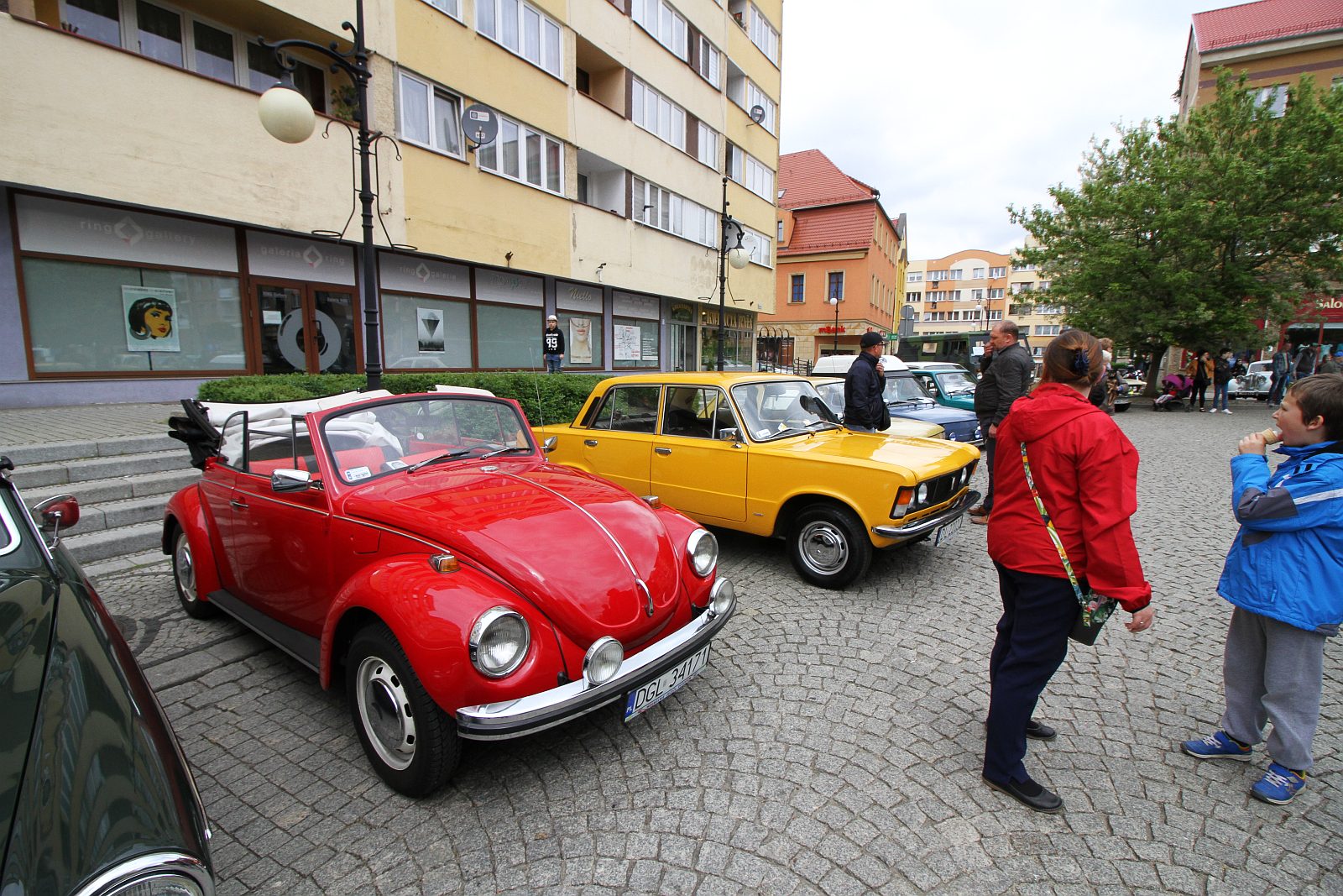 Ponad 100 aut na otwarciu sezonu legnickich klasyków