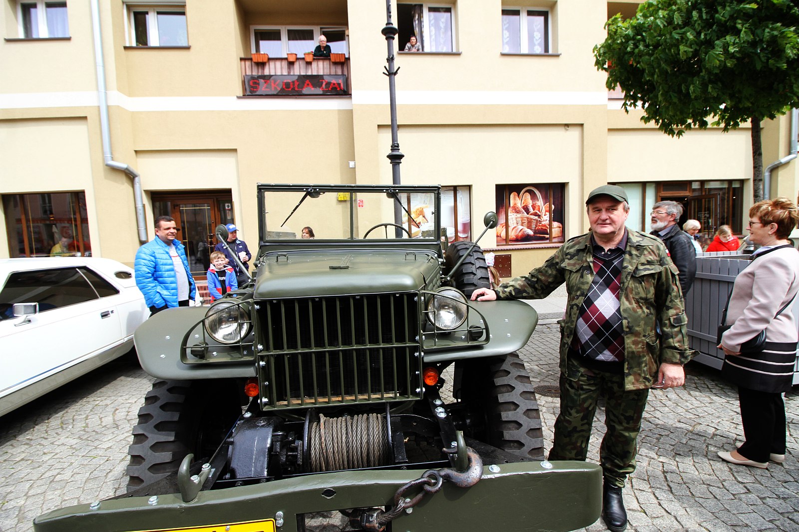 Ponad 100 aut na otwarciu sezonu legnickich klasyków
