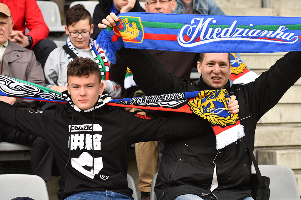 Kibice na meczu Miedzi z Wisłą Płock. Znajdź się na zdjęciach