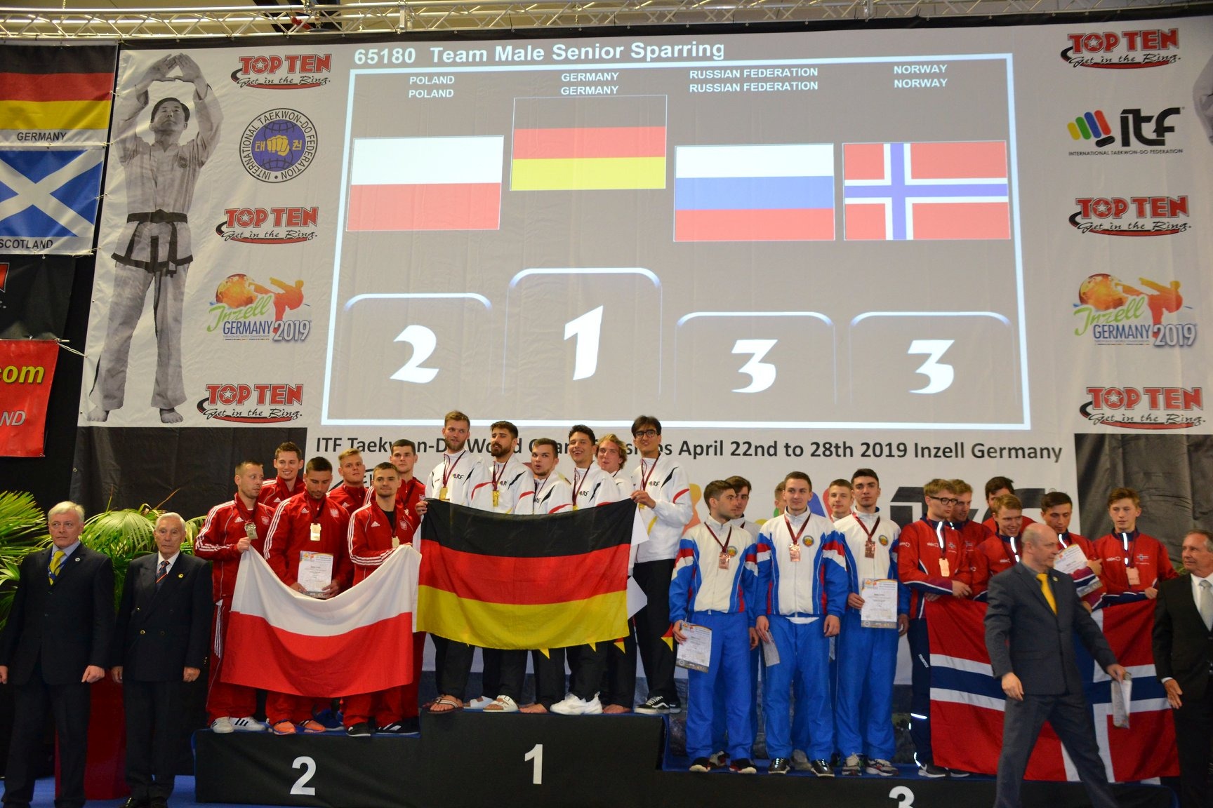 Legniczanie z medalami Mistrzostw Świata w Taekwon-do
