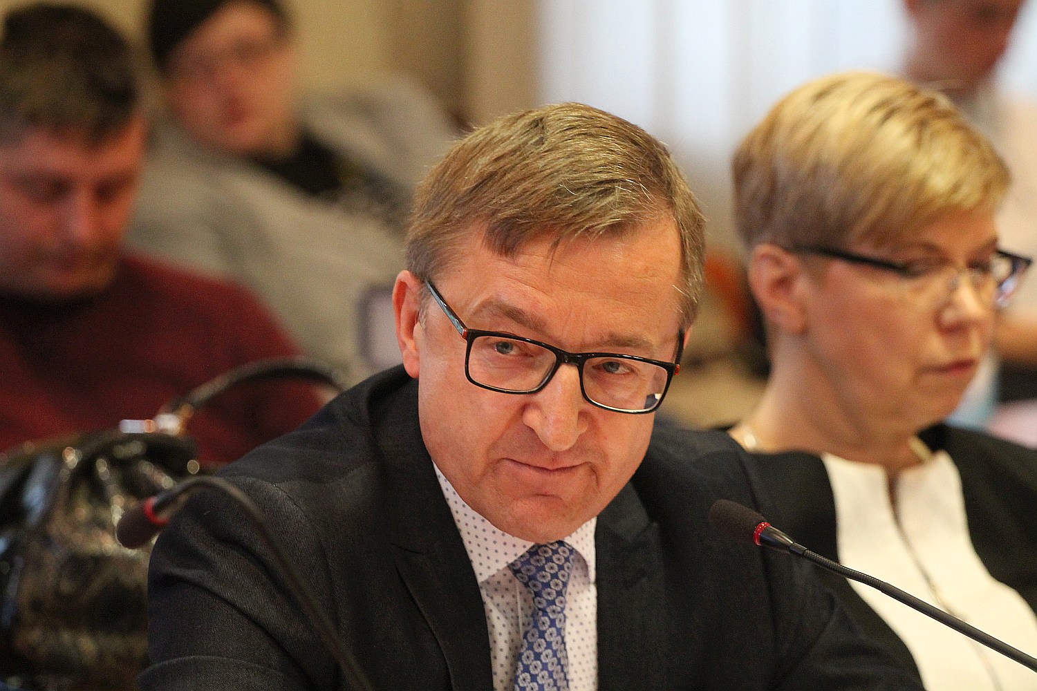 Kwietniowa sesja rady miejskiej. Pracownicy MOPS na sesji