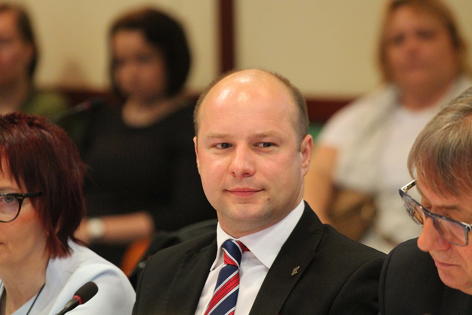 Kwietniowa sesja rady miejskiej. Pracownicy MOPS na sesji