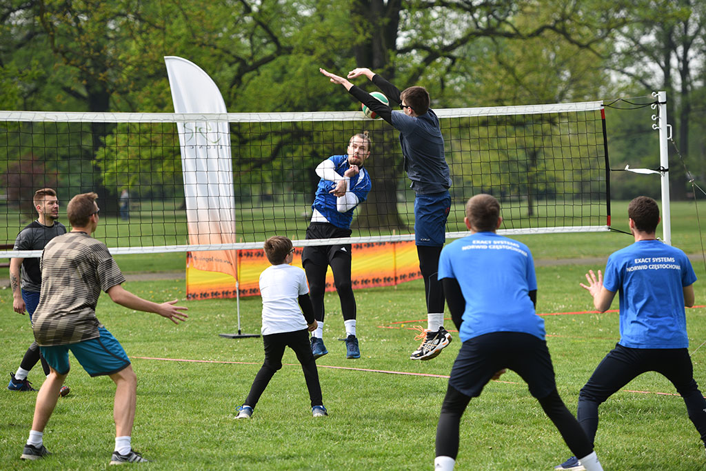 Sportowa rywalizacja i miła zabawa podczas Pikniku Siatkarskiego