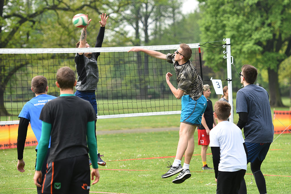 Sportowa rywalizacja i miła zabawa podczas Pikniku Siatkarskiego