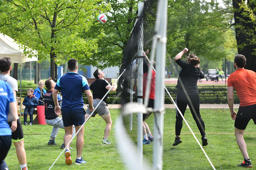 Sportowa rywalizacja i miła zabawa podczas Pikniku Siatkarskiego