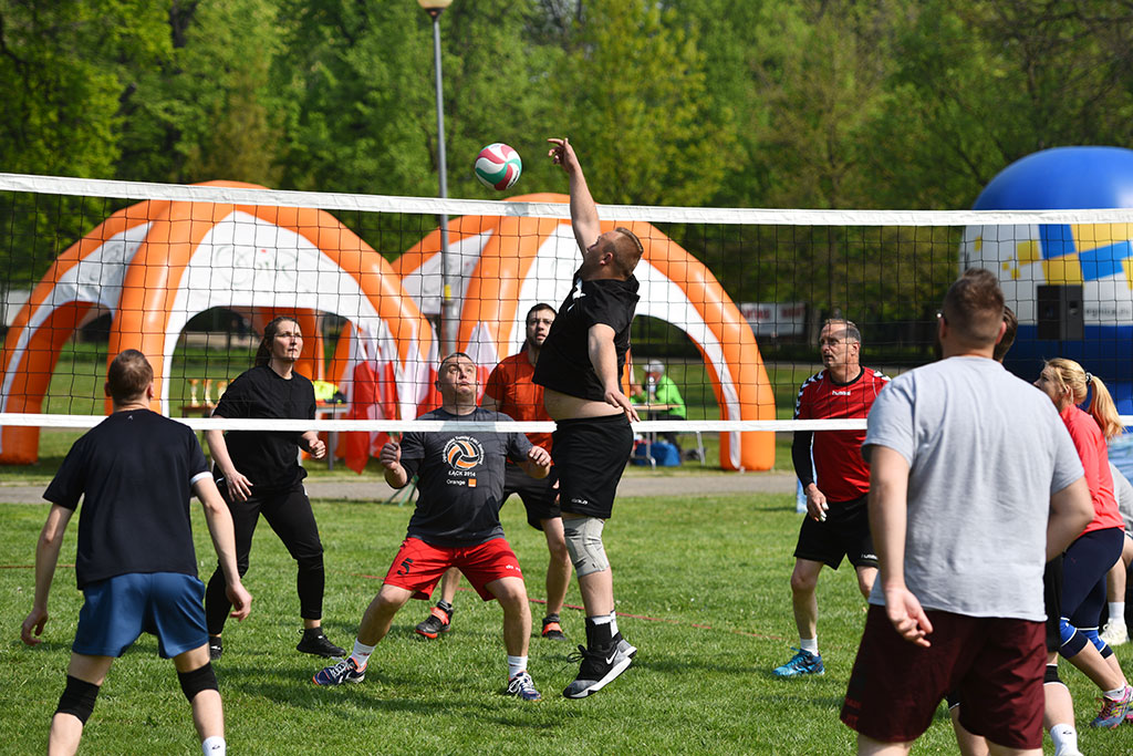 Sportowa rywalizacja i miła zabawa podczas Pikniku Siatkarskiego