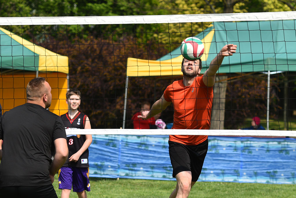 Sportowa rywalizacja i miła zabawa podczas Pikniku Siatkarskiego