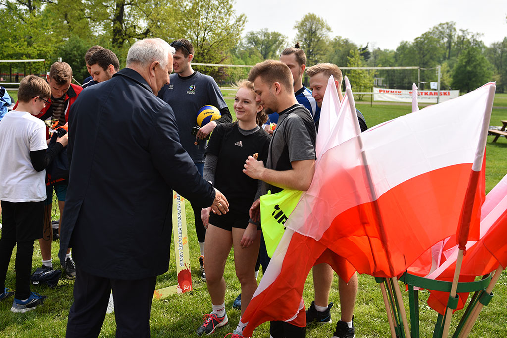 Sportowa rywalizacja i miła zabawa podczas Pikniku Siatkarskiego