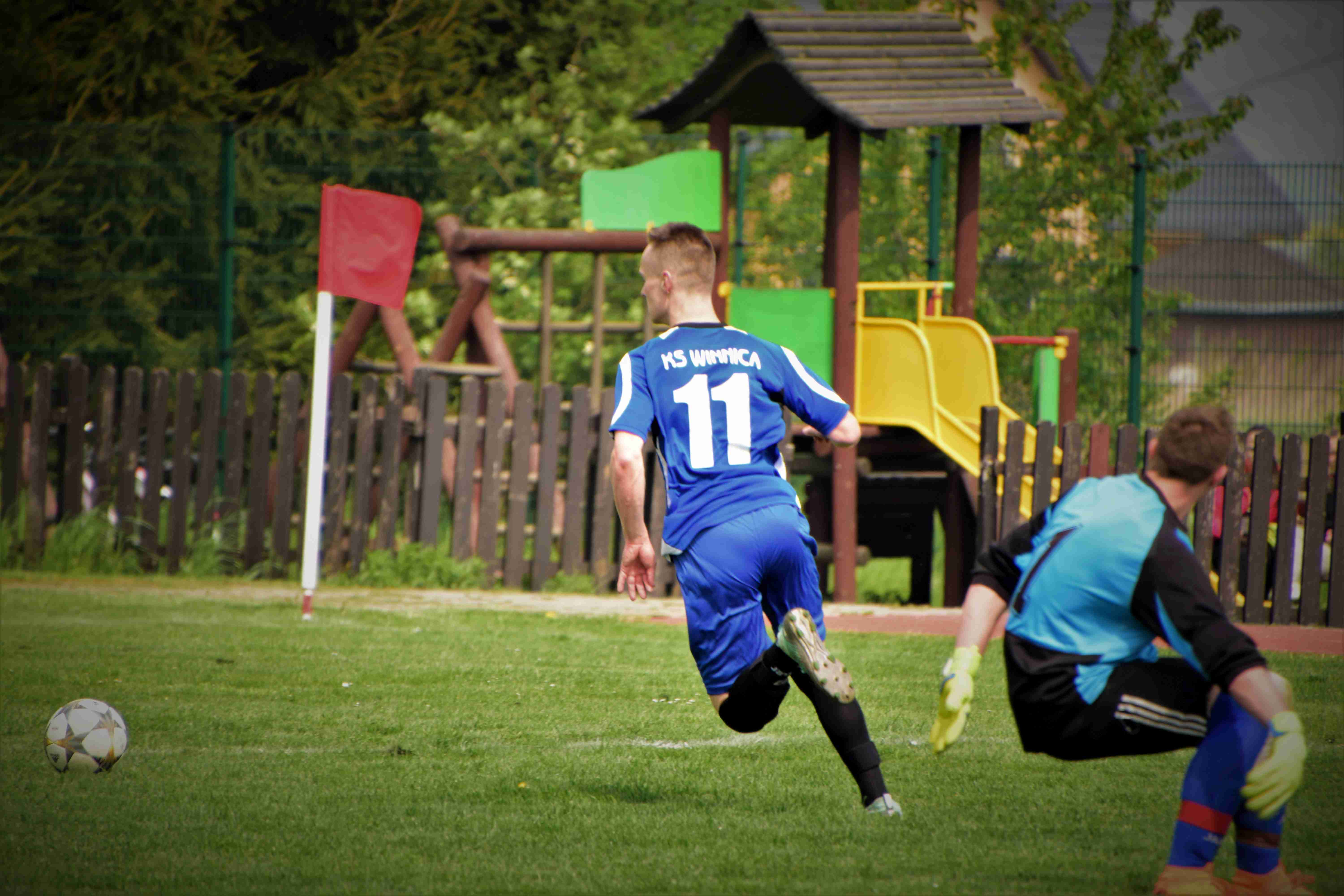 Klasa A: KS Winica - Czarni Dziewień 1:1
