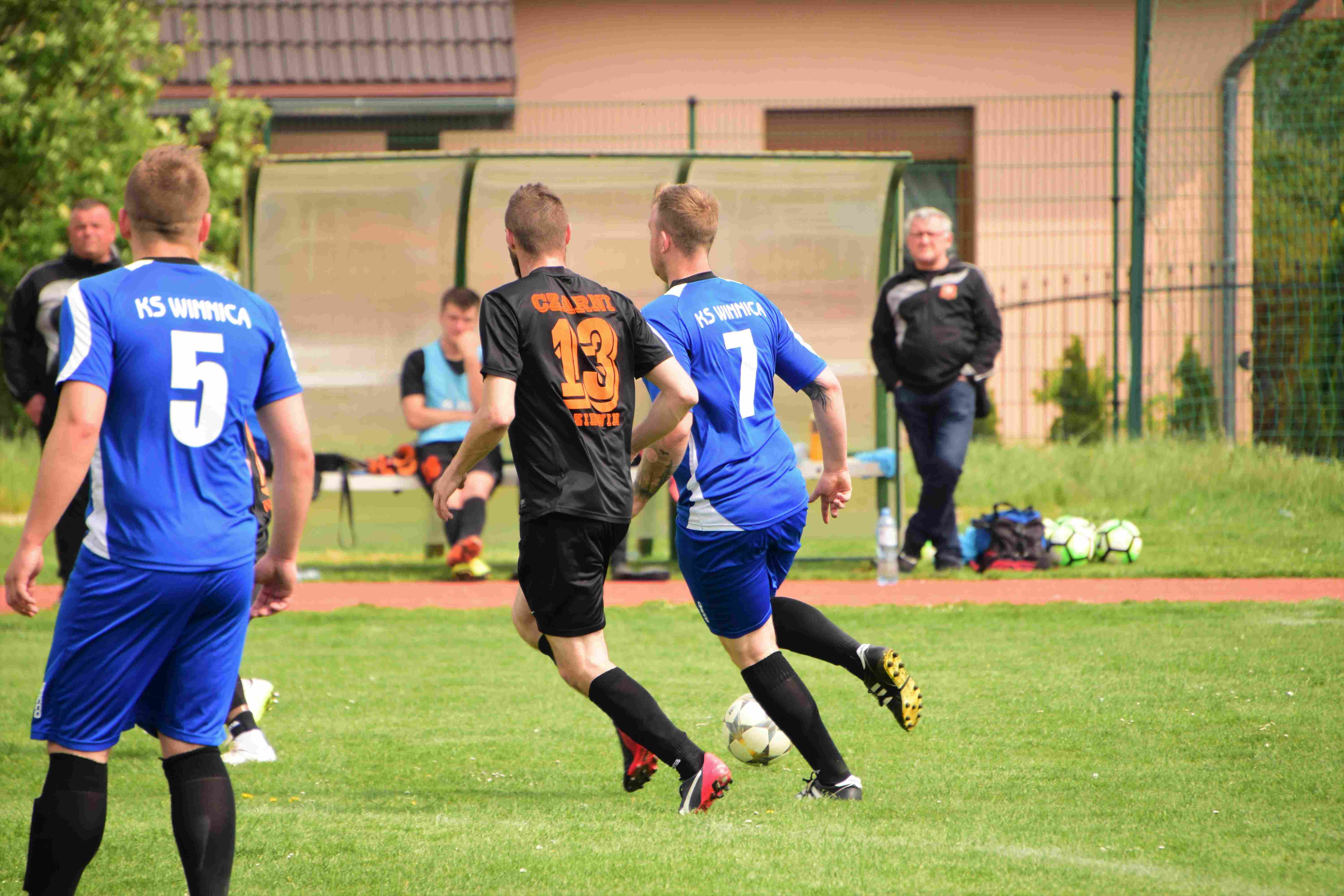 Klasa A: KS Winica - Czarni Dziewień 1:1