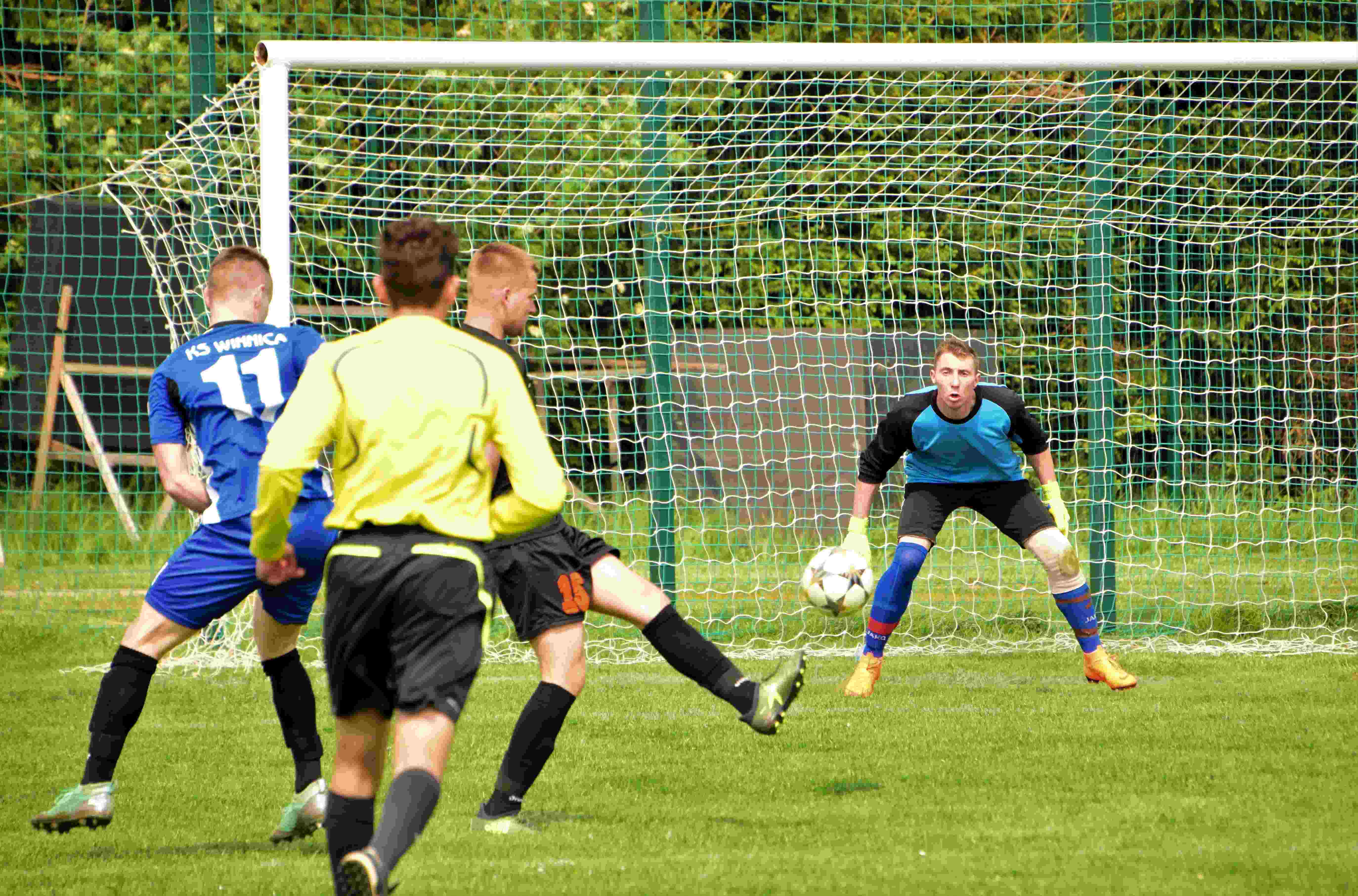 Klasa A: KS Winica - Czarni Dziewień 1:1