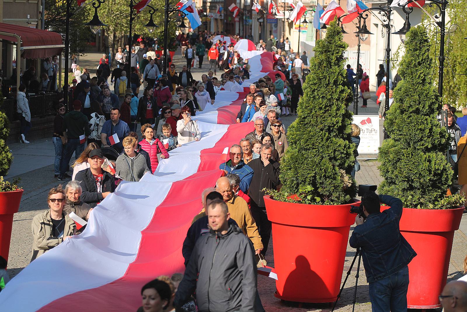 2 maja. Świętujemy dzień flagi narodowej            
