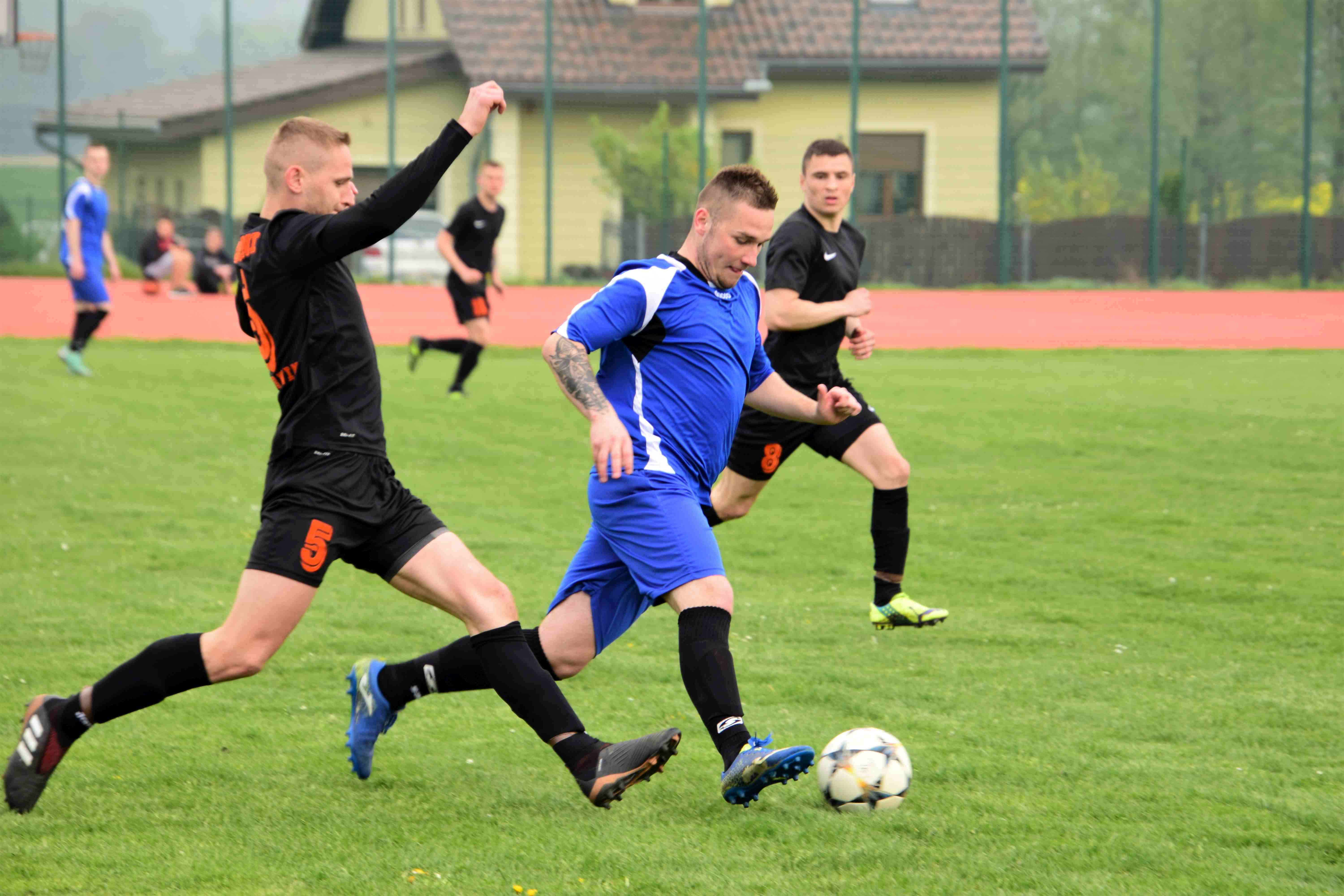 Klasa A: KS Winica - Czarni Dziewień 1:1
