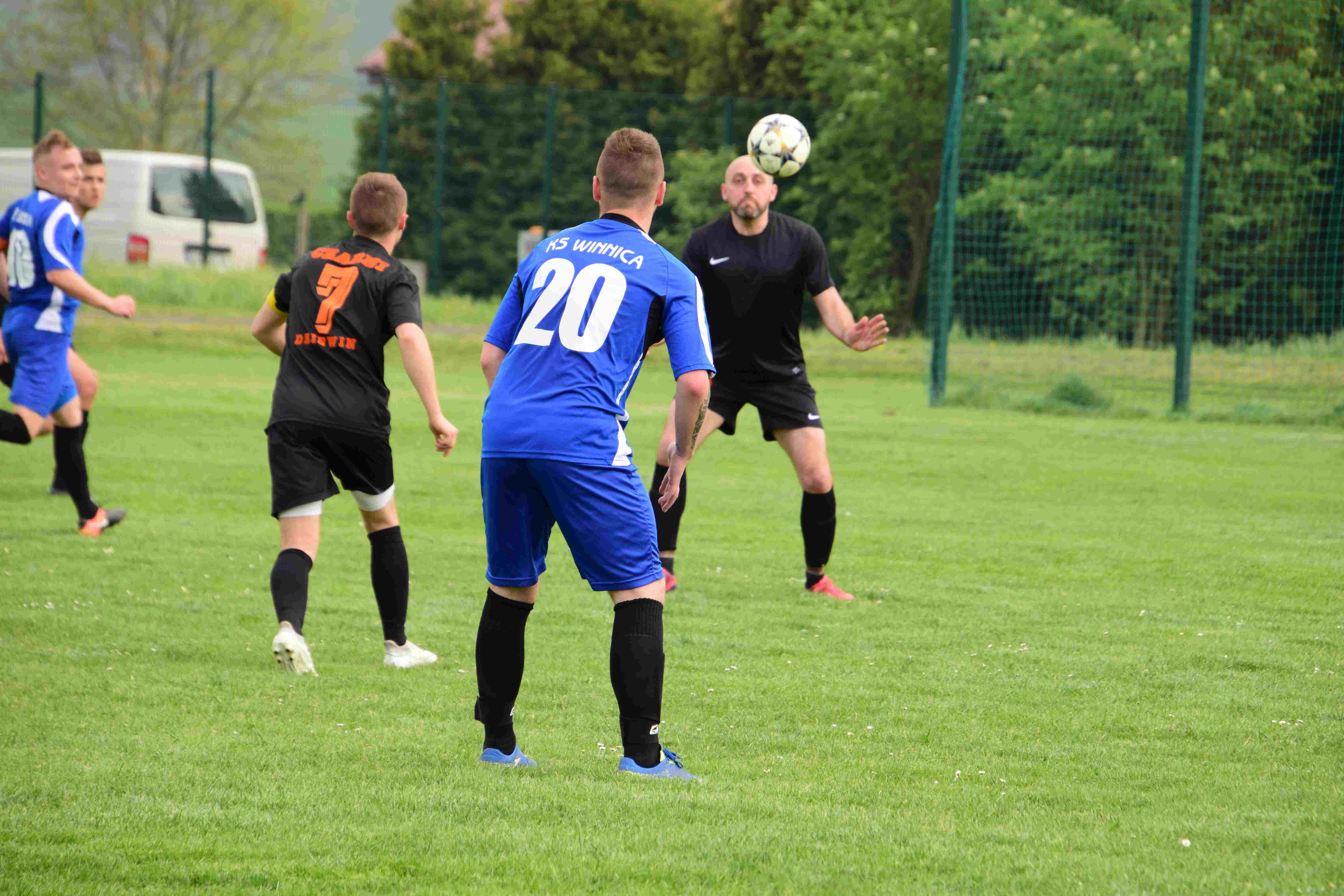 Klasa A: KS Winica - Czarni Dziewień 1:1