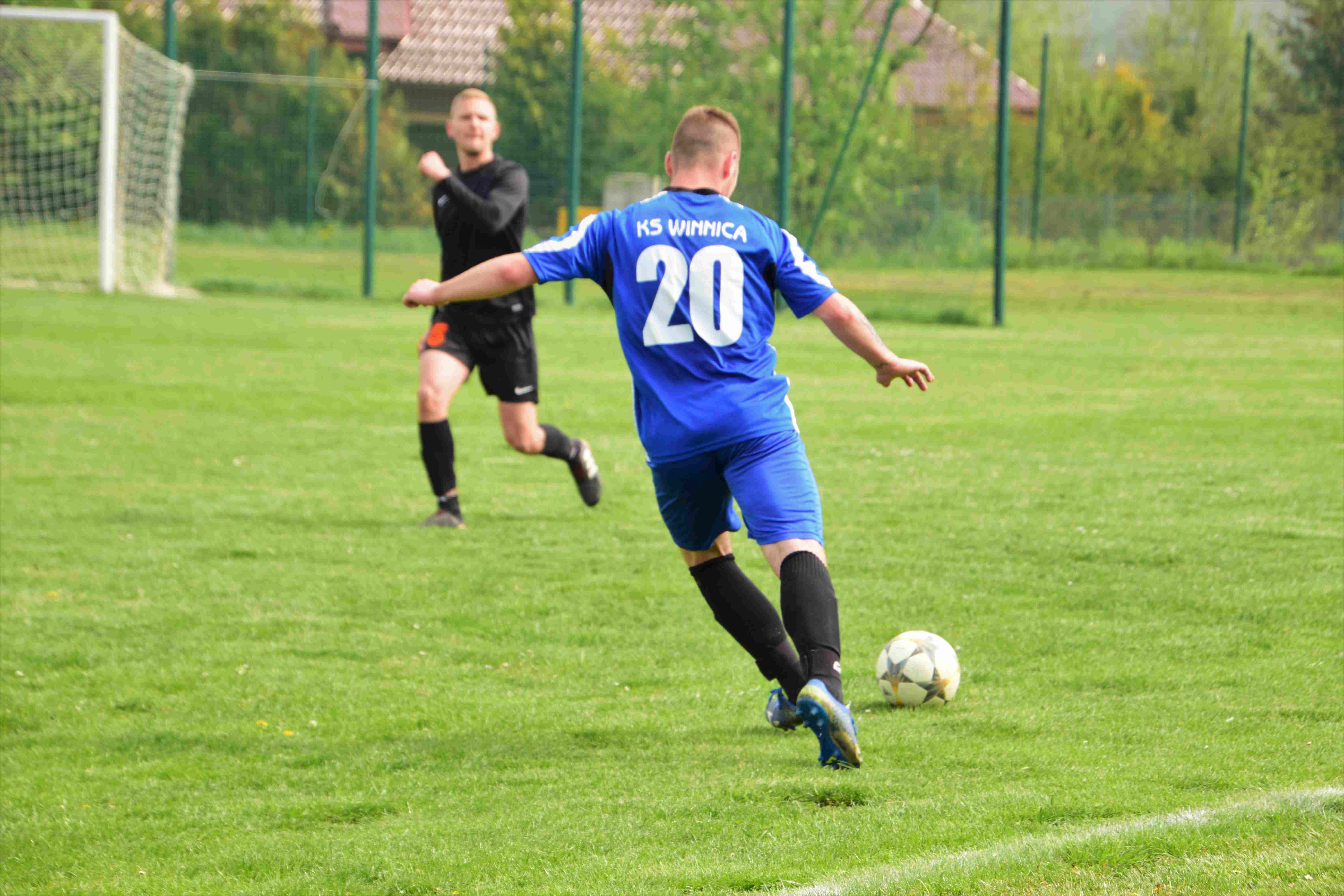 Klasa A: KS Winica - Czarni Dziewień 1:1