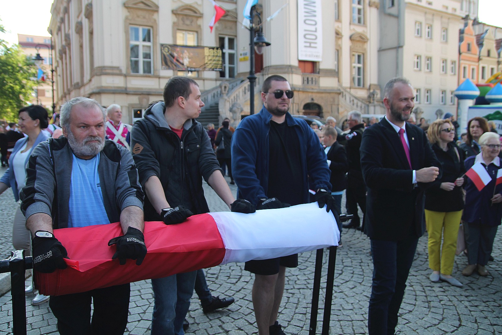 2 maja. Świętujemy dzień flagi narodowej            
