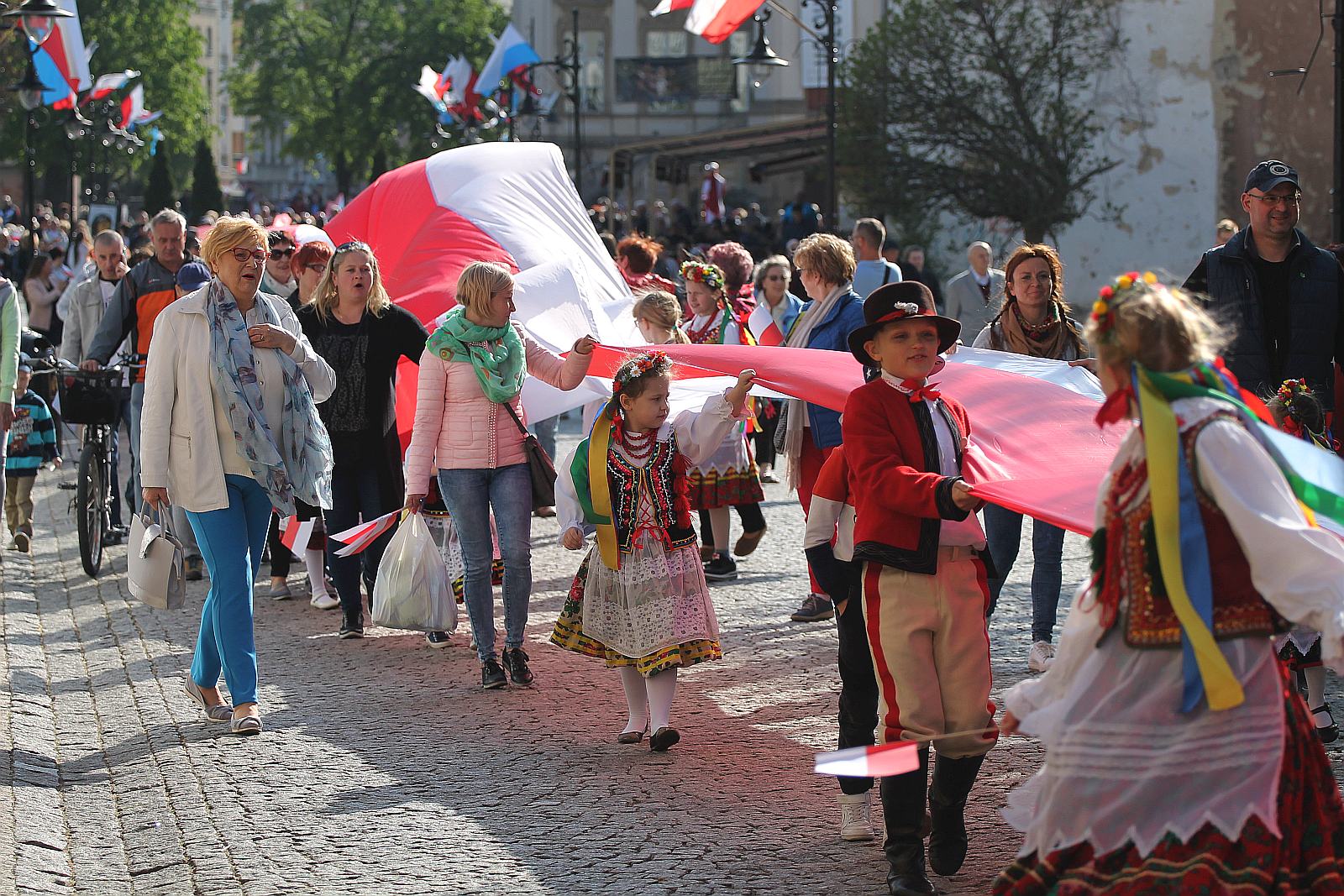 2 maja. Świętujemy dzień flagi narodowej            
