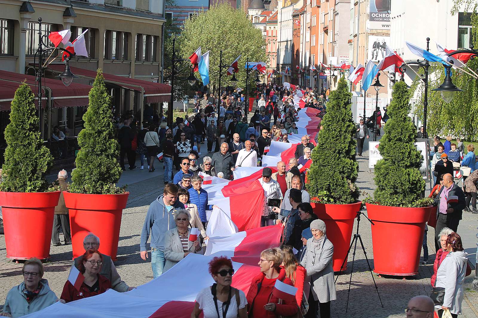 2 maja. Świętujemy dzień flagi narodowej            

