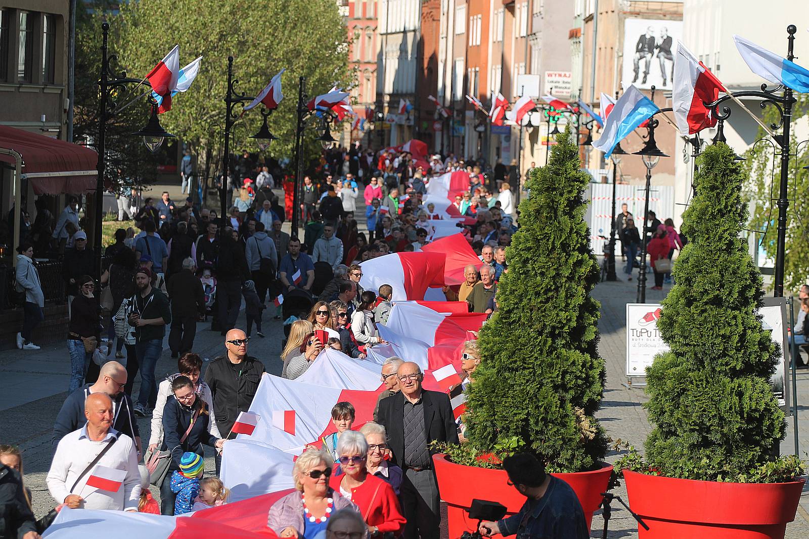 2 maja. Świętujemy dzień flagi narodowej            

