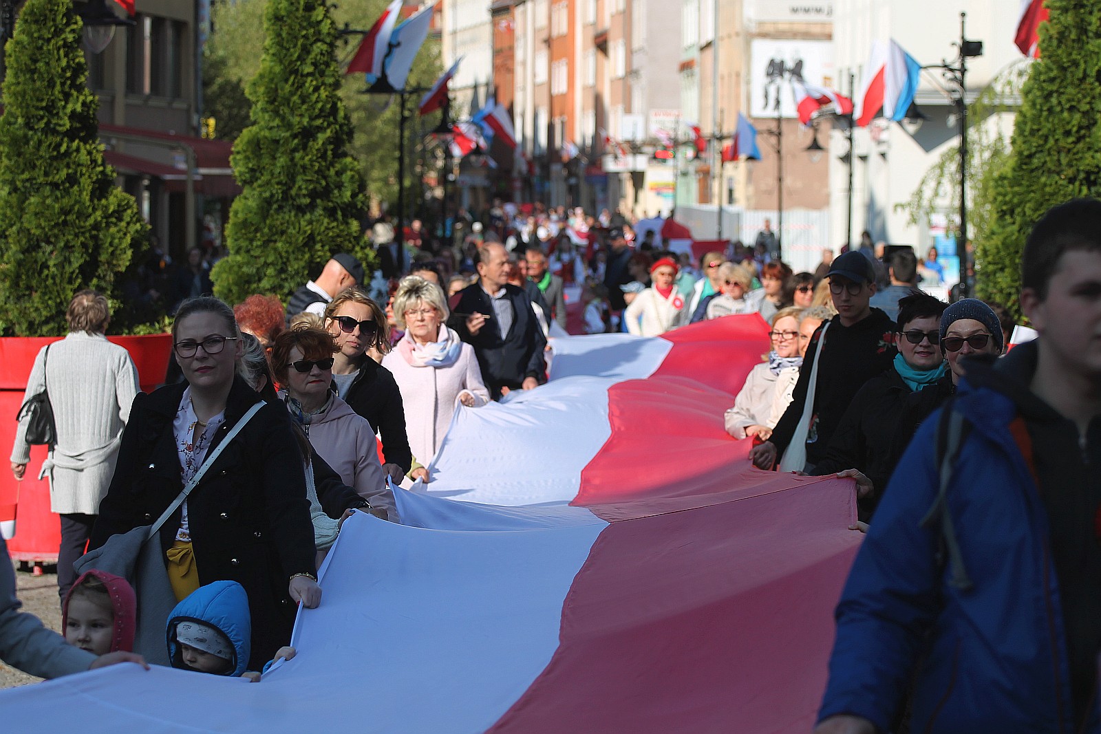 2 maja. Świętujemy dzień flagi narodowej            
