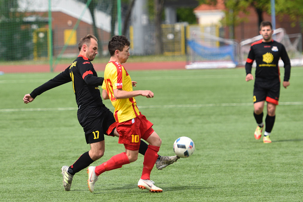 Okręgówka: KS Legnickie Pole - Iskra Kochlice 5:2 (4:0)