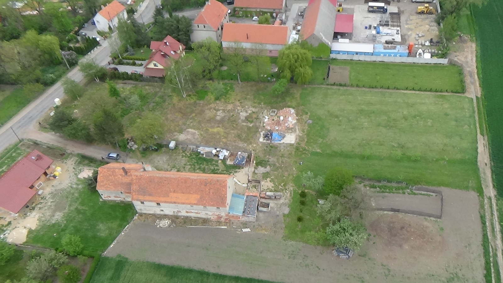 Kłębanowice z lotu ptaka. Zobacz jak wyglądają na wiosnę	