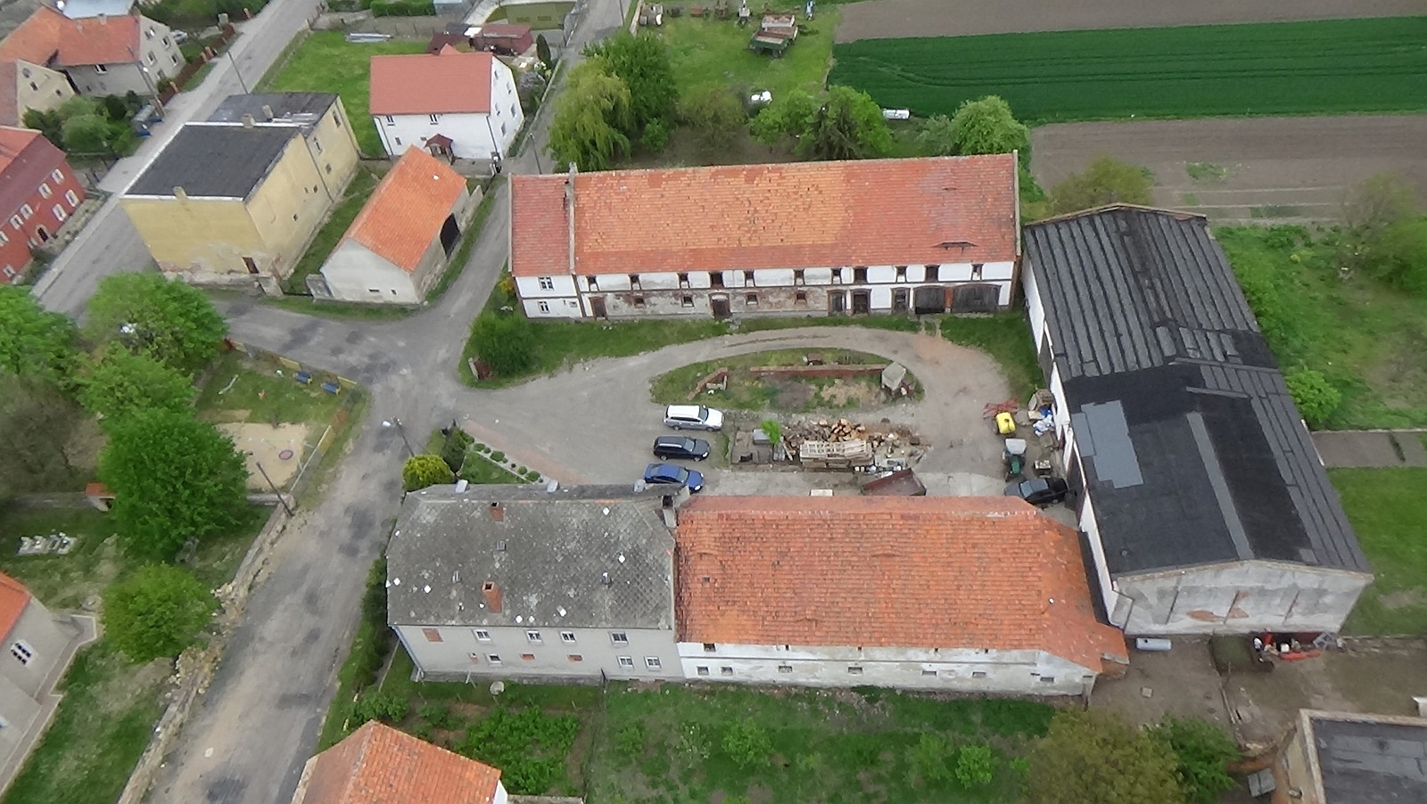 Kłębanowice z lotu ptaka. Zobacz jak wyglądają na wiosnę	