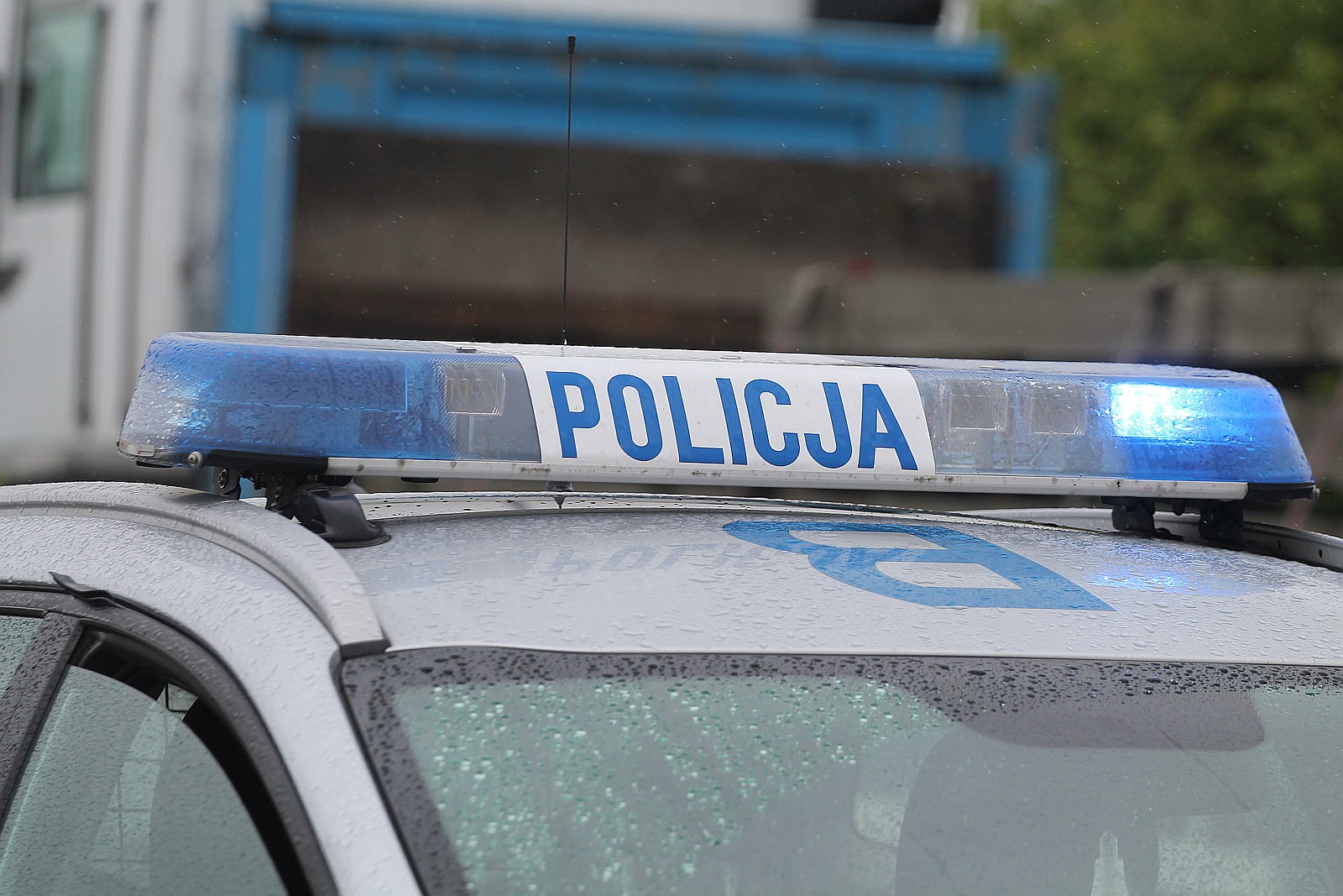 Zderzenie czołowe na wiadukcie z Legnicy do Kunic. Są ranni