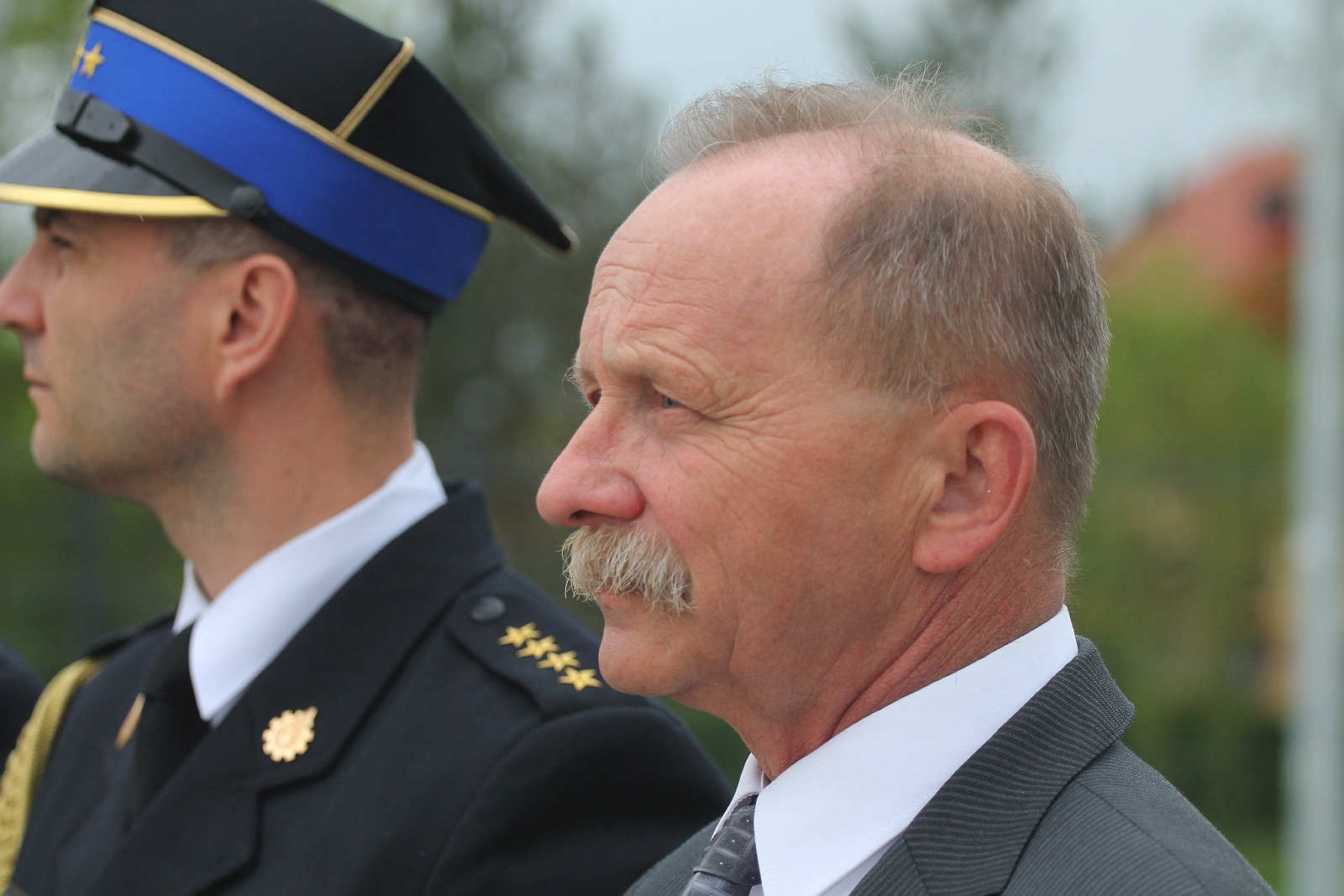 Uroczystość odsłonięcia tablicy poświęconej bohaterom