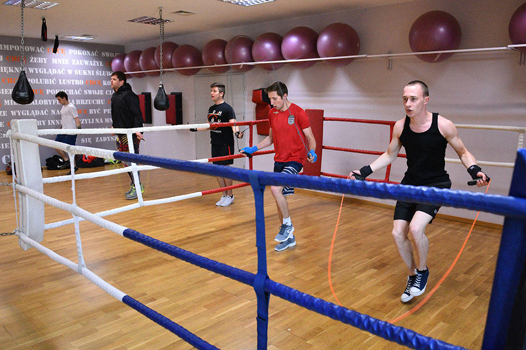 Trening sekcji bokserskiej w Centrum Fitness Piekary