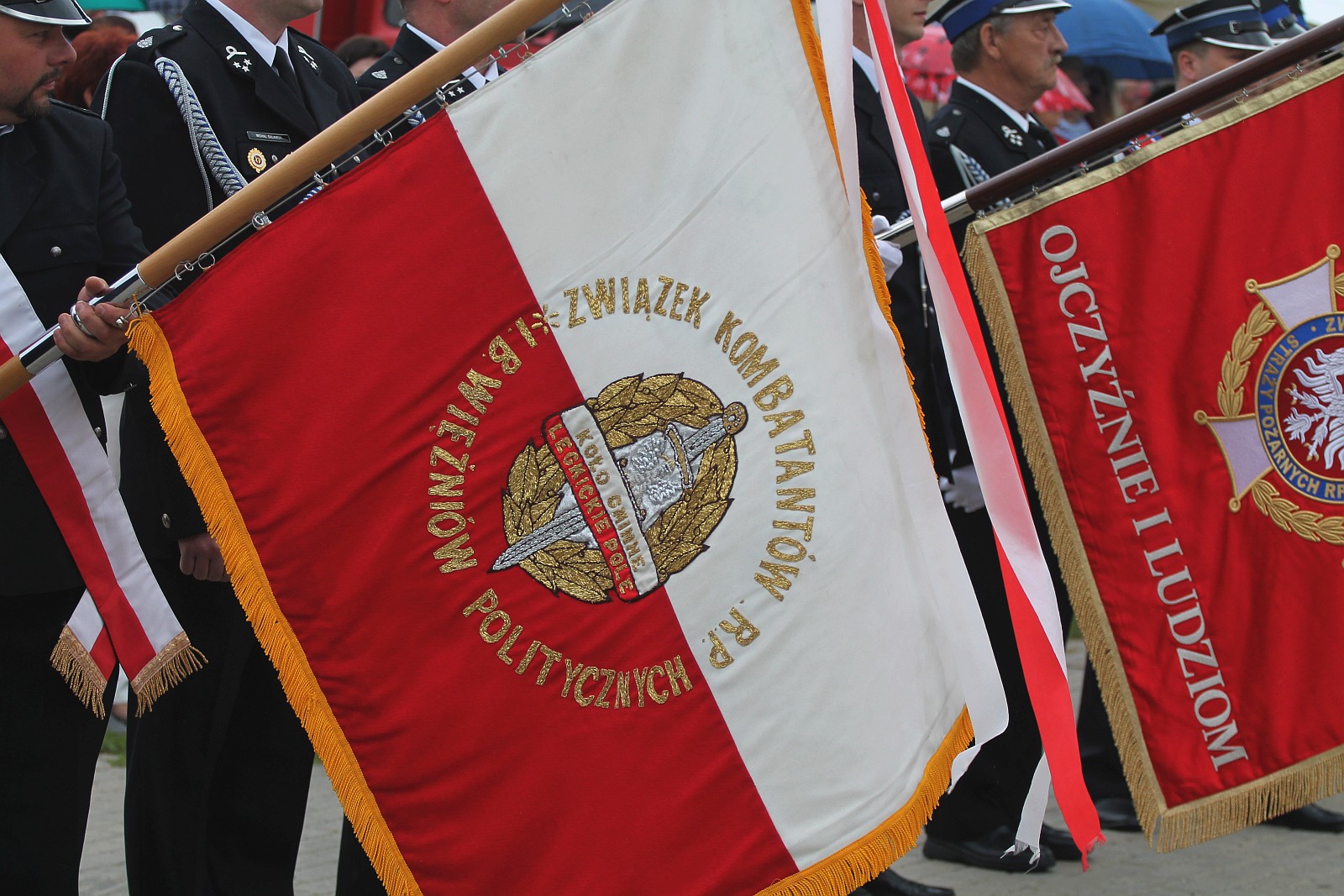 Uroczystość odsłonięcia tablicy poświęconej bohaterom