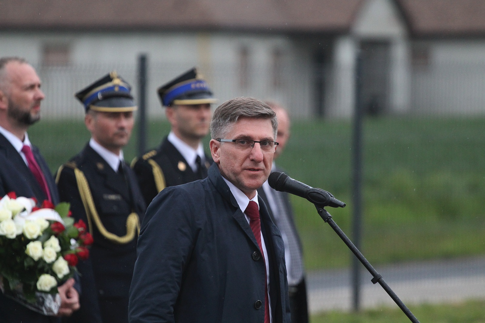 Uroczystość odsłonięcia tablicy poświęconej bohaterom