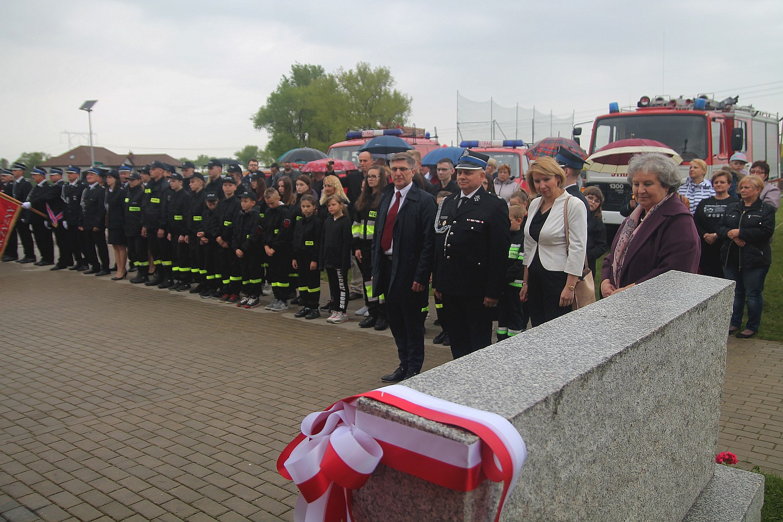 Uroczystość odsłonięcia tablicy poświęconej bohaterom