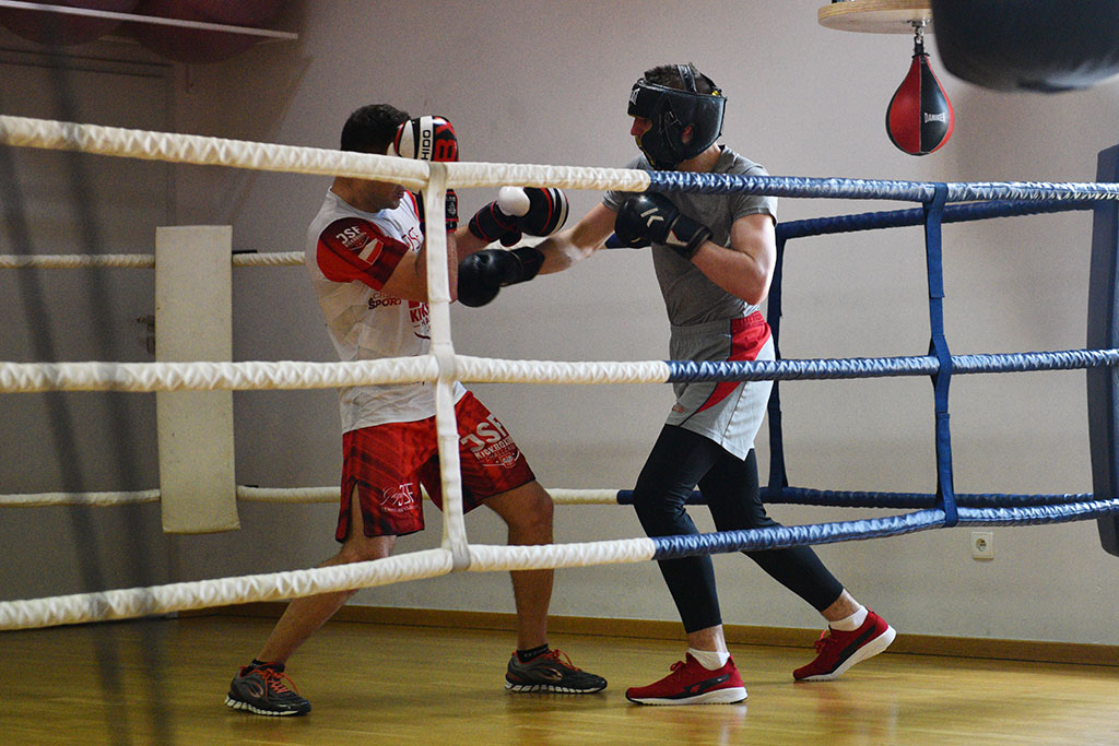 Trening sekcji bokserskiej w Centrum Fitness Piekary
