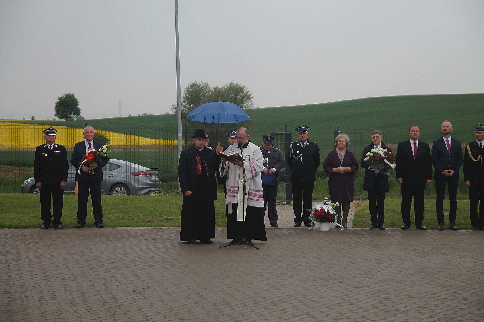 Uroczystość odsłonięcia tablicy poświęconej bohaterom