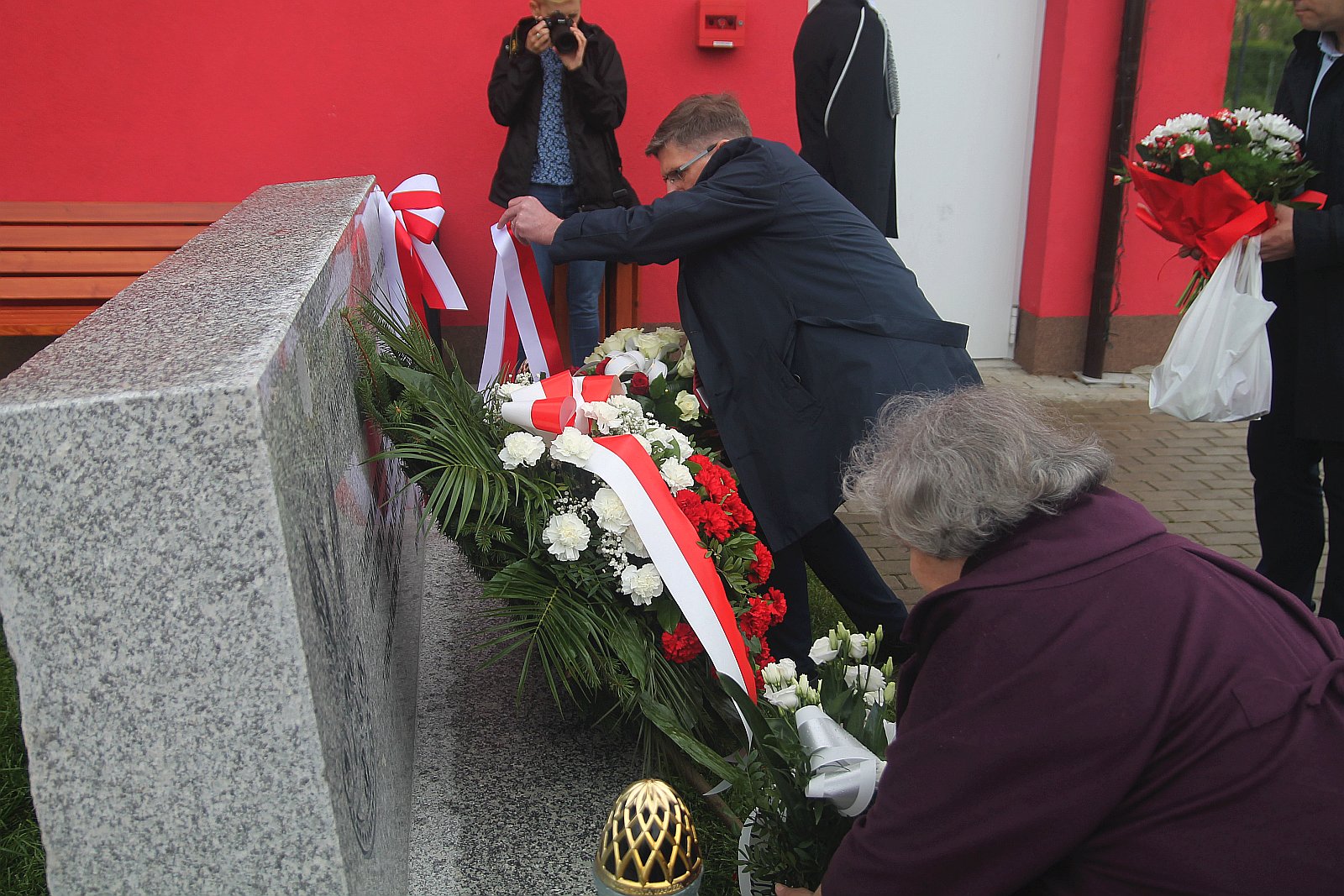 Uroczystość odsłonięcia tablicy poświęconej bohaterom