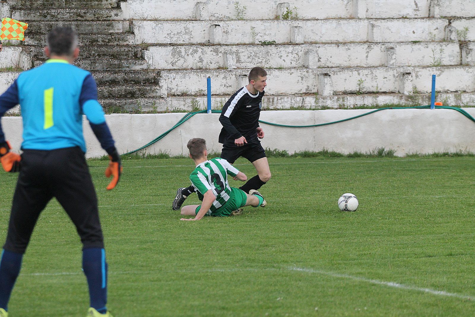 Okręgówka: Konfeks Legnica - Iskra Księgienice 3:2 (0:1)