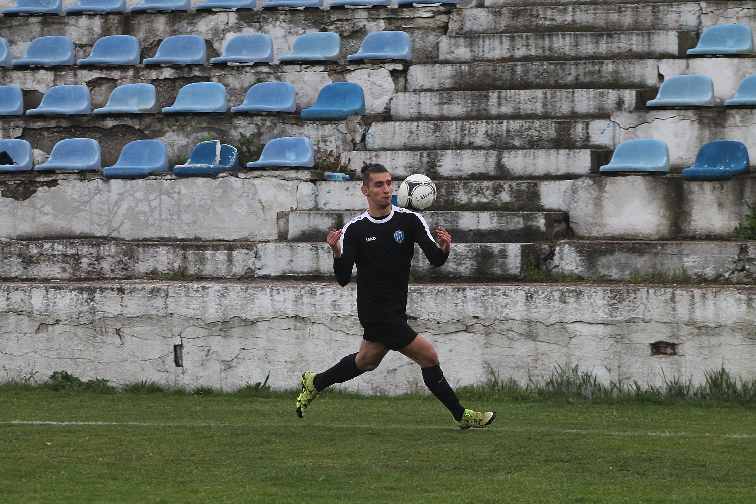 Okręgówka: Konfeks Legnica - Iskra Księgienice 3:2 (0:1)