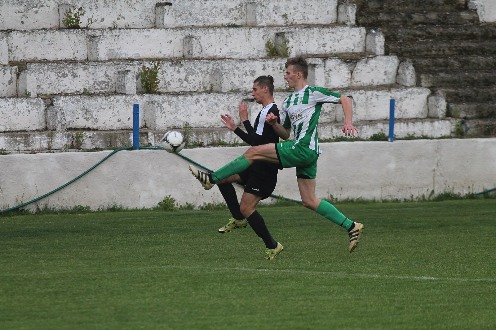 Okręgówka: Konfeks Legnica - Iskra Księgienice 3:2 (0:1)