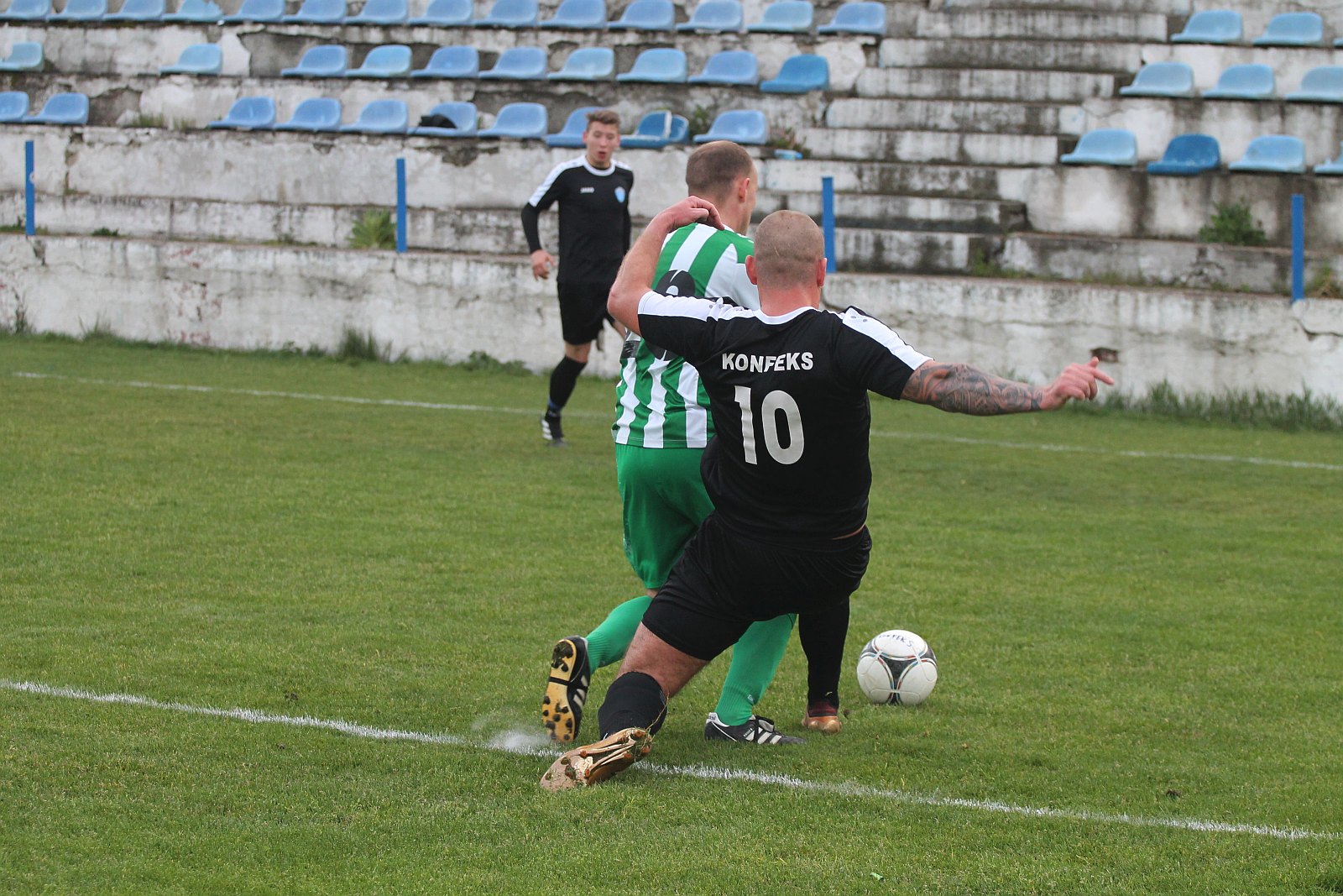 Okręgówka: Konfeks Legnica - Iskra Księgienice 3:2 (0:1)