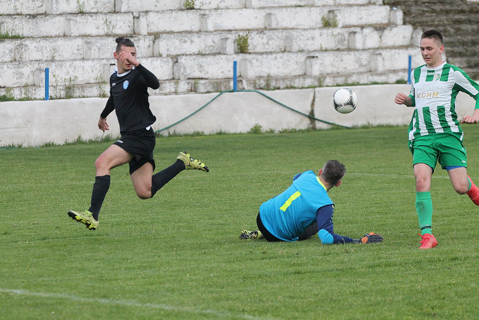 Okręgówka: Konfeks Legnica - Iskra Księgienice 3:2 (0:1)