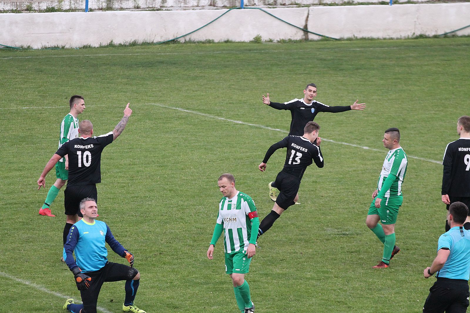 Okręgówka: Konfeks Legnica - Iskra Księgienice 3:2 (0:1)