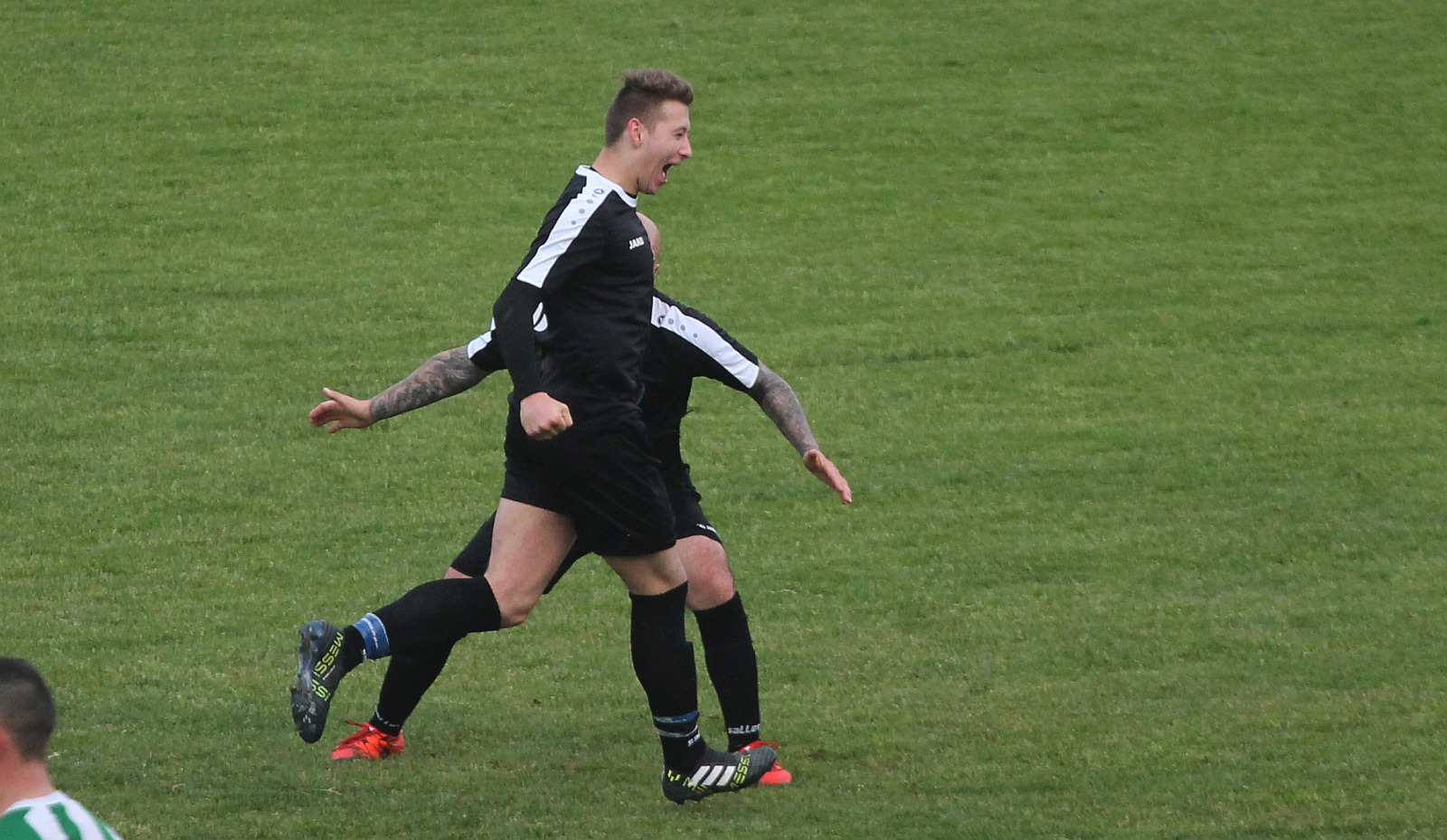 Okręgówka: Konfeks Legnica - Iskra Księgienice 3:2 (0:1)