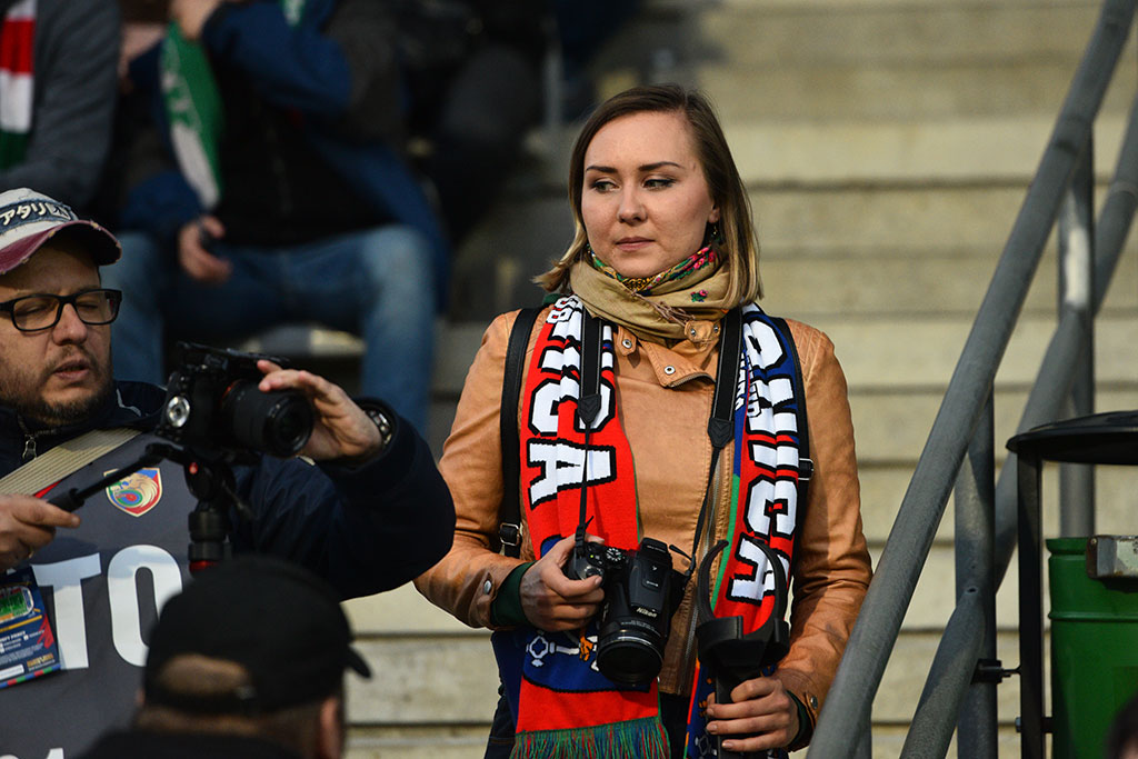 Kibice podczas meczu Miedzi Legnica ze Śląskiem Wrocław