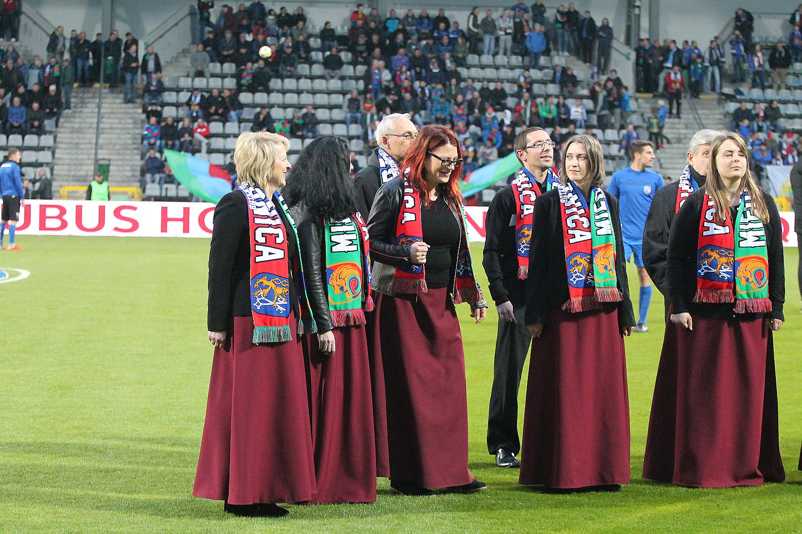 Kibice podczas meczu Miedzi Legnica ze Śląskiem Wrocław