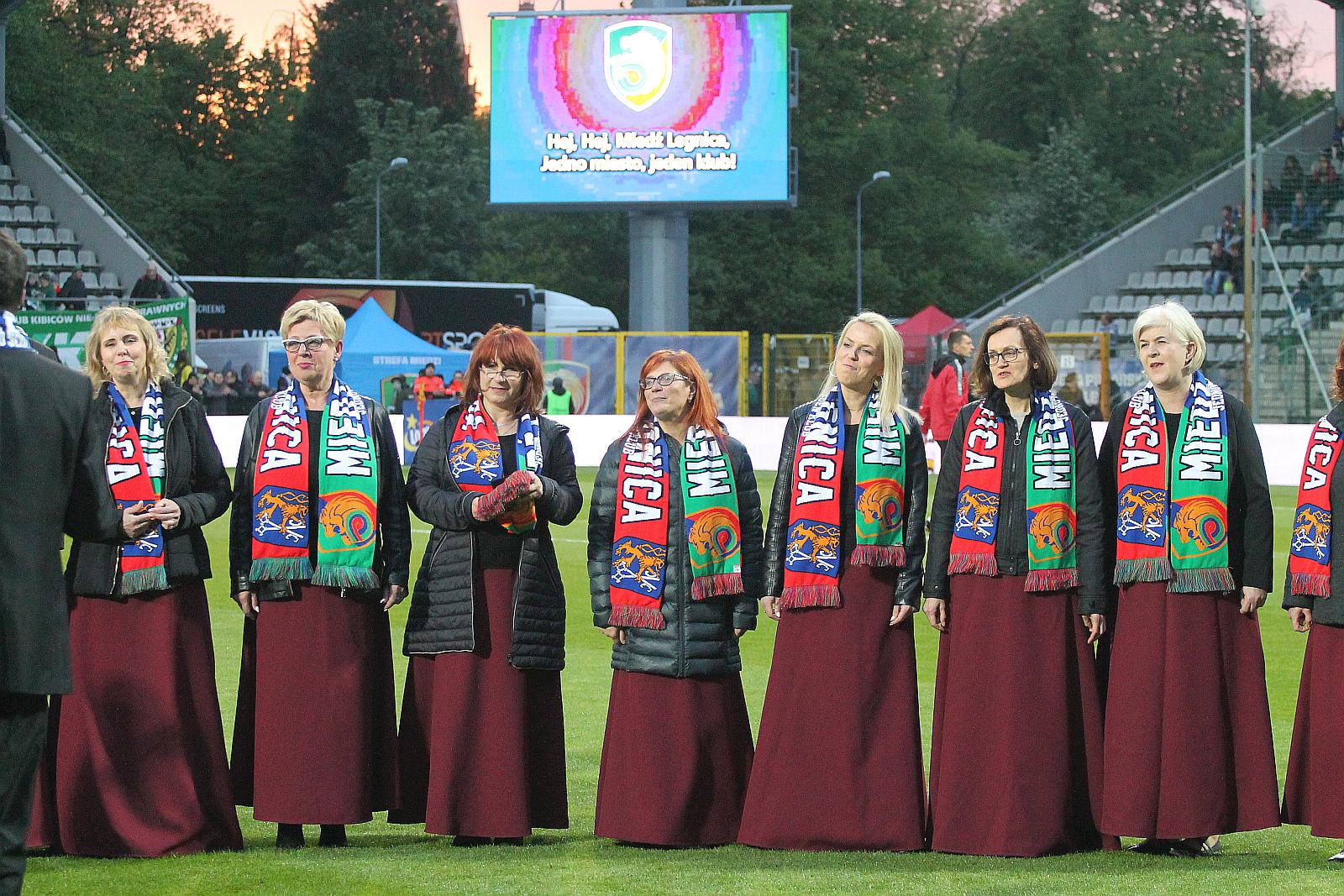 Kibice podczas meczu Miedzi Legnica ze Śląskiem Wrocław