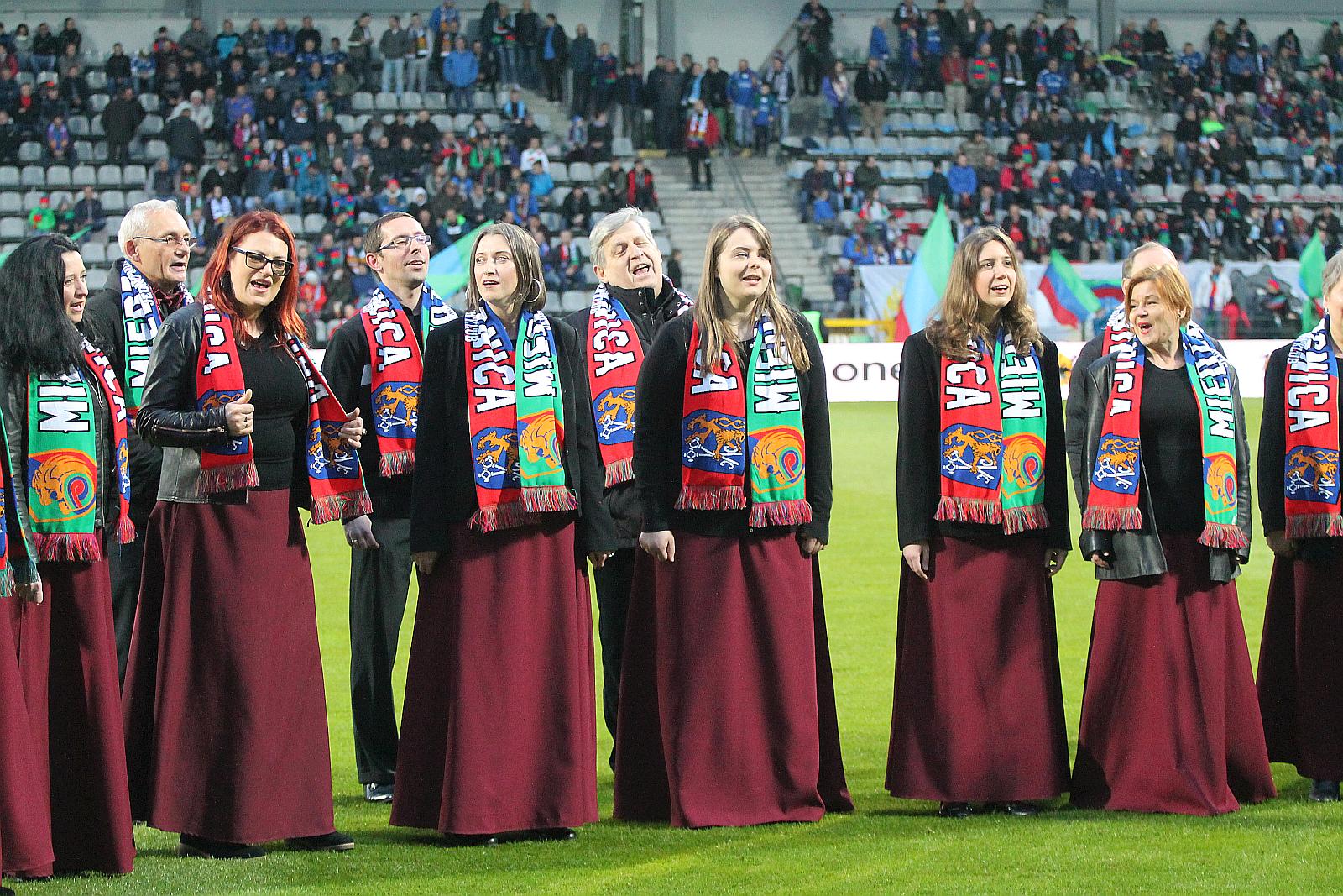 Kibice podczas meczu Miedzi Legnica ze Śląskiem Wrocław